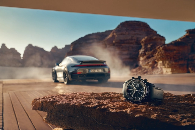 Porsche_Design_Custom-Built_Chronograph_911_Turbo_S _with_Car.jpg