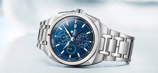 Saxon_One_Chronograph_RoyalBlue_Mood_6420-05_c-1600x744-1