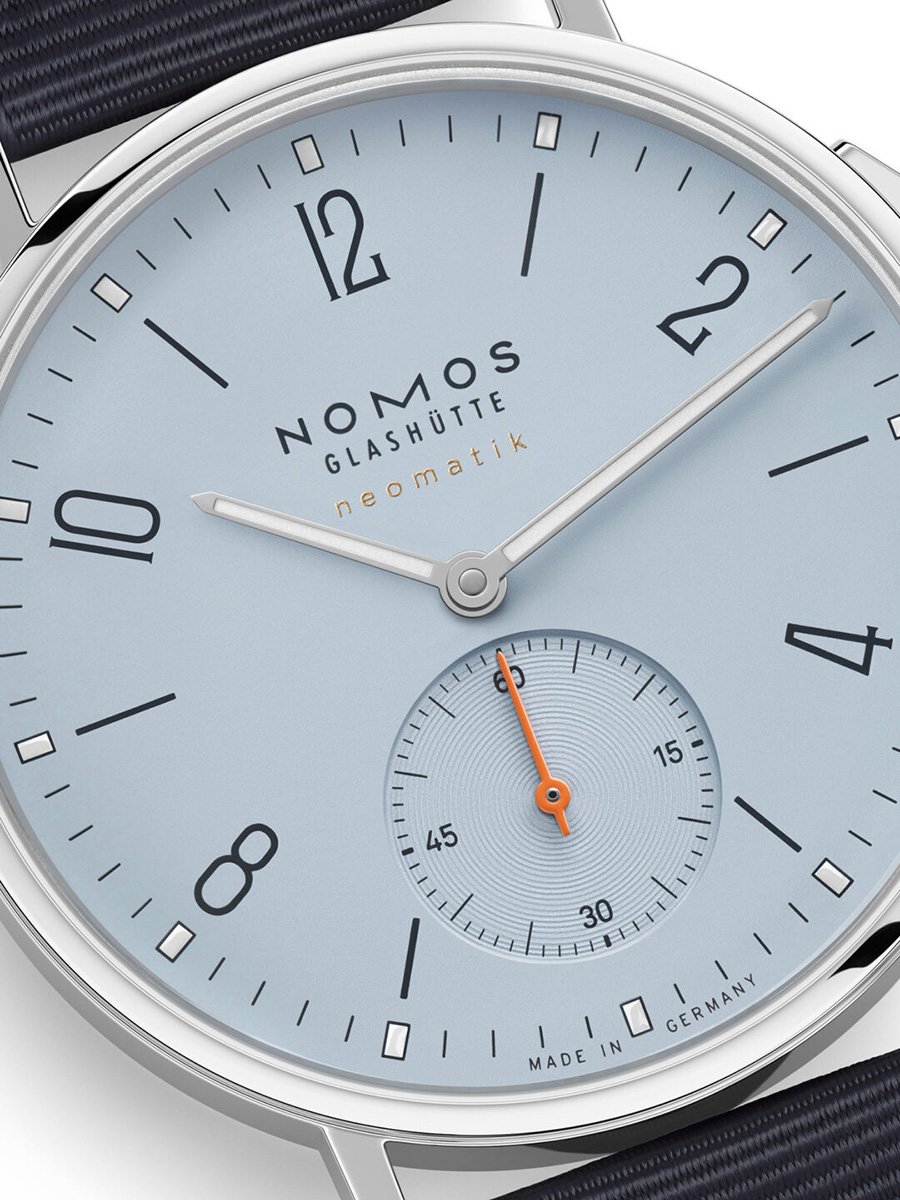 Nomos Glashuette Ahoi neomatik sky: dial