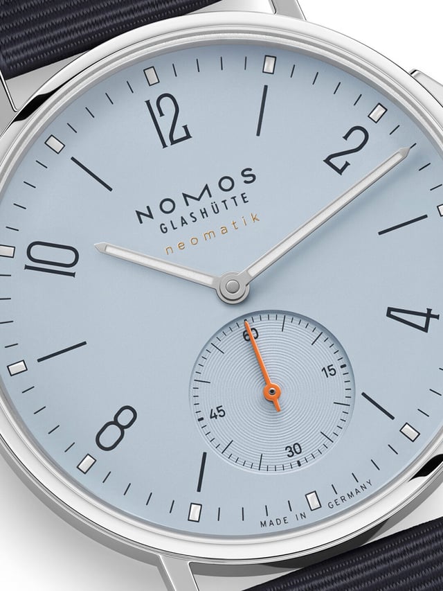Nomos Glashuette Ahoi neomatik sky: dial