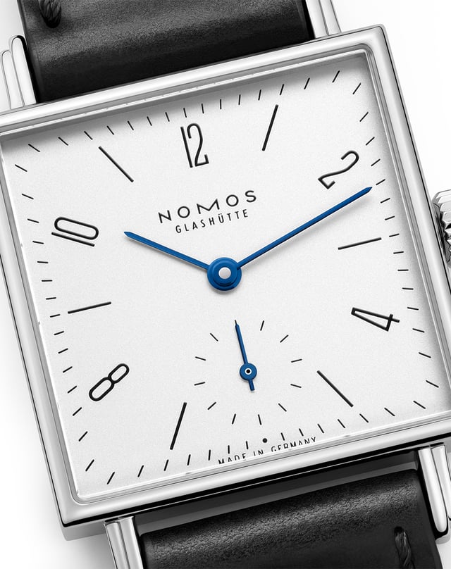 Nomos Tetra 27 white: dial
