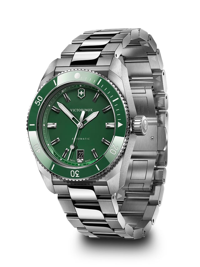 Victorinox Maverick Automatic: Front