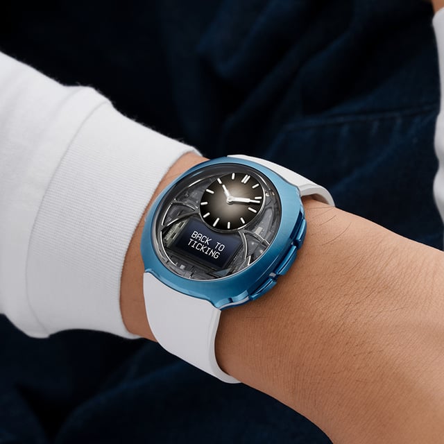 H. Moser & Cie. Off-Grid, 6DI0-1202: wrist