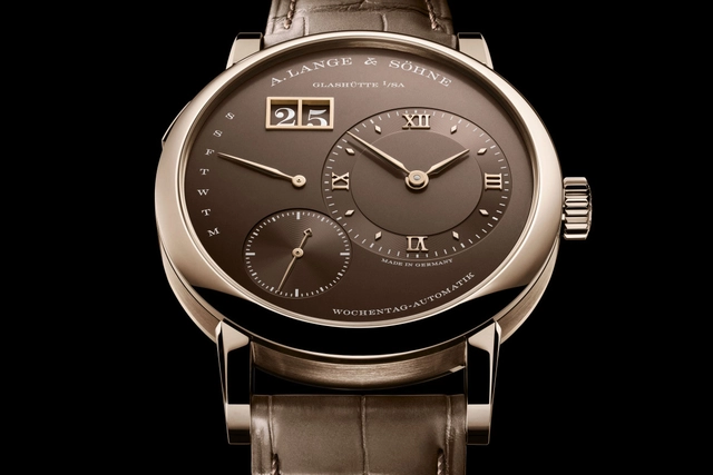 A-Lange-Soehne-Lange-1-Daymatic-Honeygold-Dial.jpg