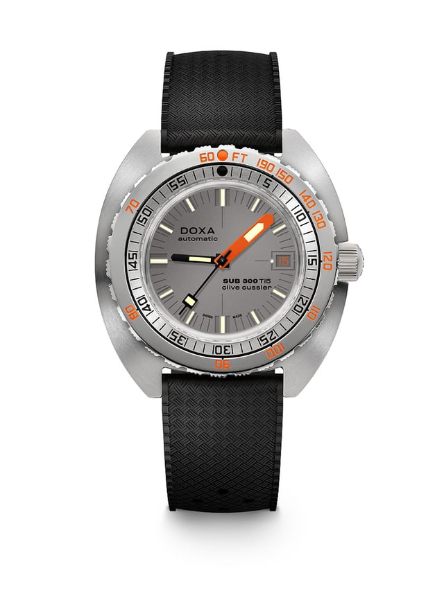 Doxa SUB 300 Ti5 Clive Cussler: Front