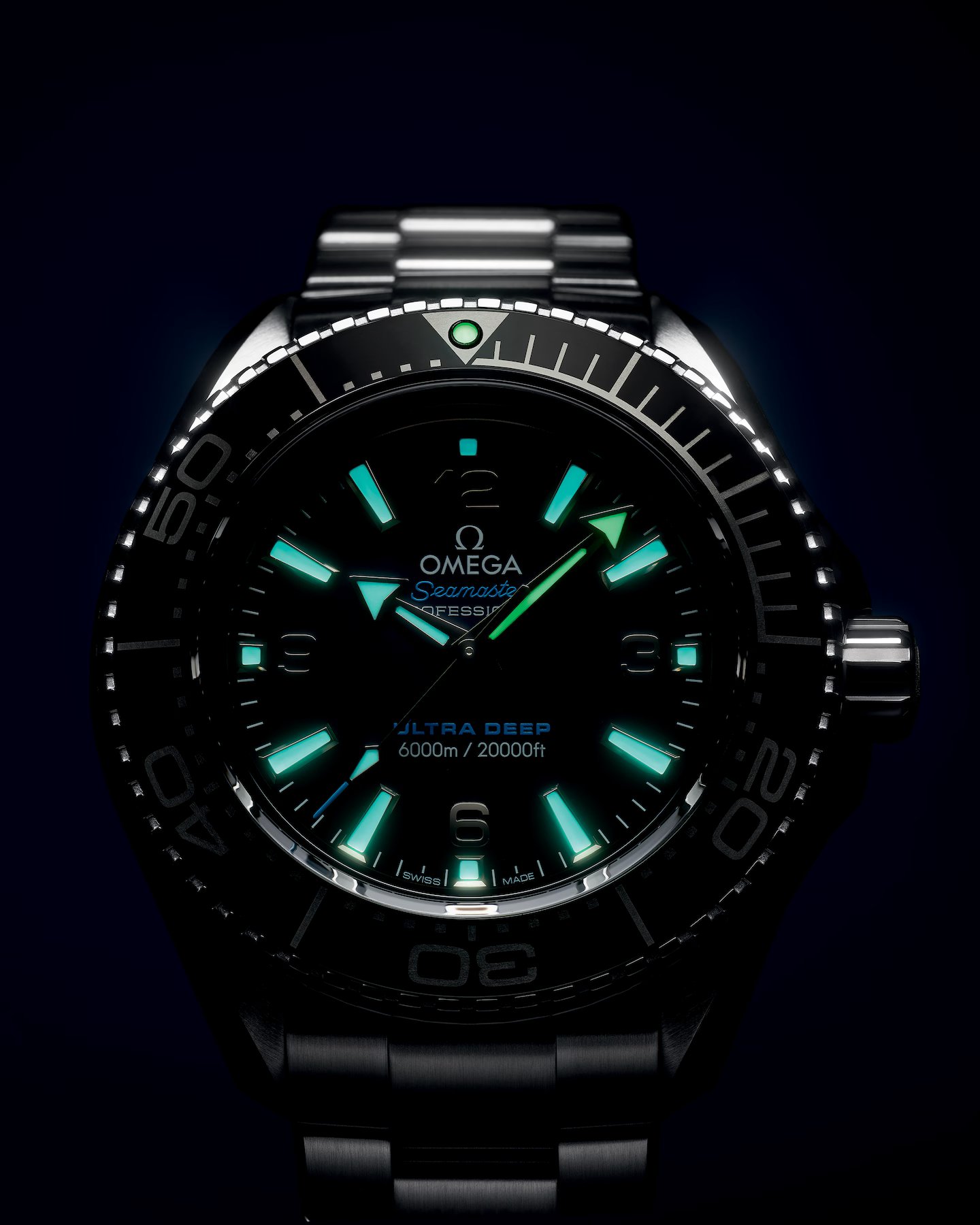 omega-seamaster-planet-ocean-6000m-co-axial-master-chronometer-45-5-mm-21530462103001-portrait-3-16c4e5.avif