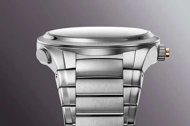 Parmigiani-TONDA_PF_MINUTE_RATTRAPANTE_ARCTIC_ROSE_Case.jpg