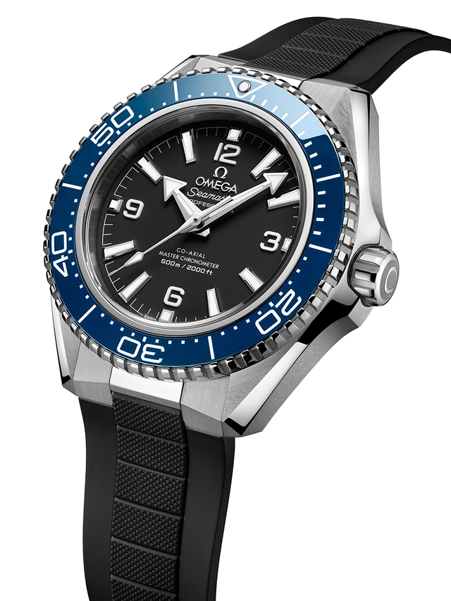 Omega-Planet-Ocean-Fourth-217.32.42.21.01.002_side-view.jpg