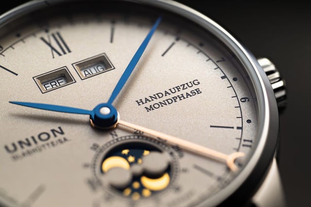 Union Glashütte 1893 Johannes Dürrstein Edition „Doppelmondphase“: dial