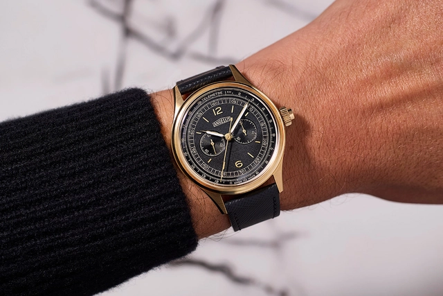 Angelus-Chronographe-Telemetre-Massena-LAB-Wrist