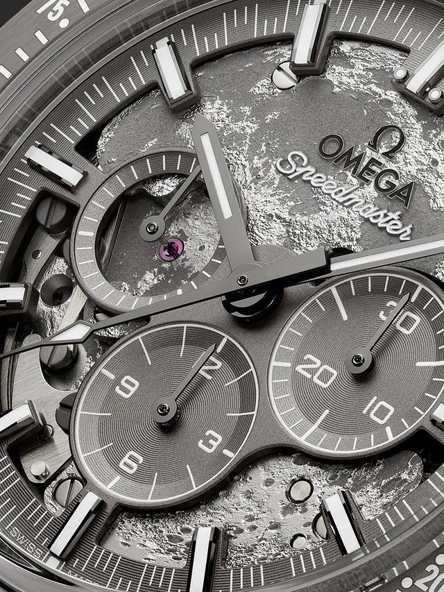 Omega_Speedmaster_Grey_Side-Counters-310.92.44.50.06.001.jpg