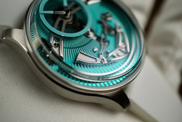 Details dial Bel Canto