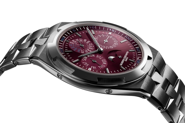 Vacheron_Constantin_Overseas_Perpetual_Calendar_Ultra-Thin_4300V-220G_Profile.jpg