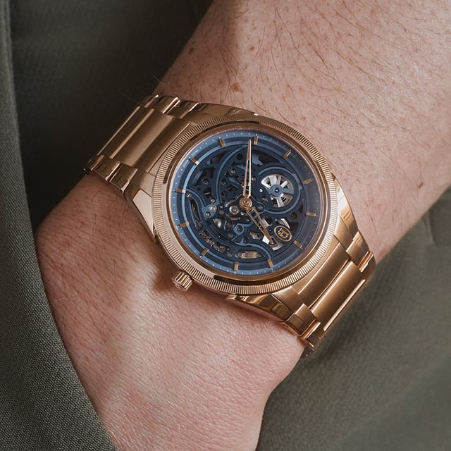 Parmigiani Fleurier Tonda PF Skelett Roségold Milano Blue: wrist