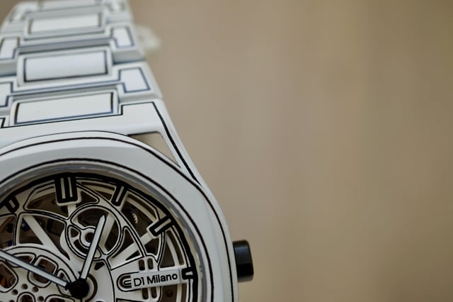 D1 Milano White Sketch lugs
