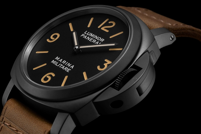 Panerai-Luminor-Marina-Militare-PAM05218-Dial.jpg