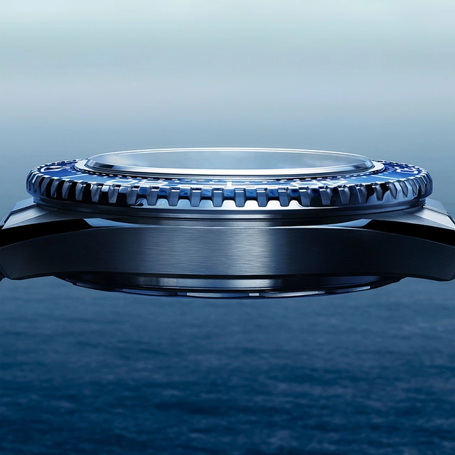 Omega-Planet-Ocean-Fourth-217.32.42.21.01.002_side.jpg