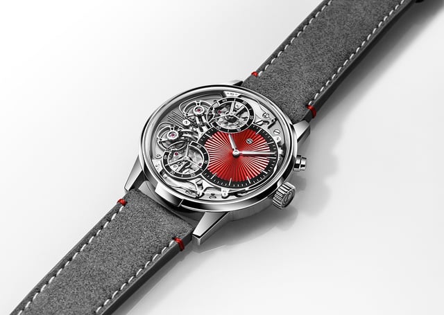 Armin Strom Mirrored Force Resonance Red: Front, title