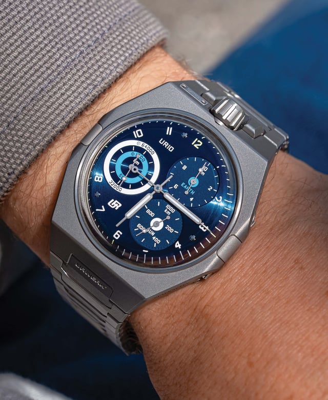 The Urwerk UR-10 SpaceMeter Blue on wrist