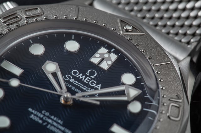 Omega Seamaster Diver 300M James Bond Edition 2026, detail watch dial