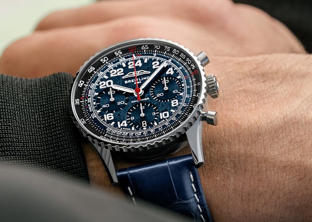 Breitling: Navitimer B02 Chronograph 41 Cosmonaute Artemis II, wrist, title