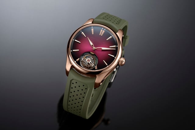 HMoser_3805-0400_Pioneer_Tourbillon_RG_Burgundy_Fumé__Lifestyle_grey_front.jpg