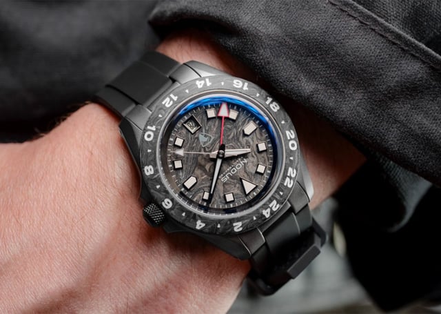 Nodus x Raven TrailTrekker - Carbon: wrist
