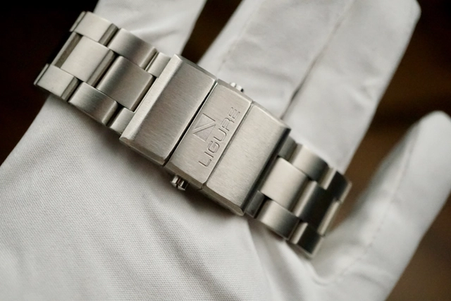 Ligure Karl Schmid clasp