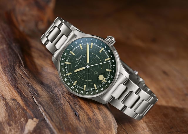 Sinn: 308 Hunting Watch, title
