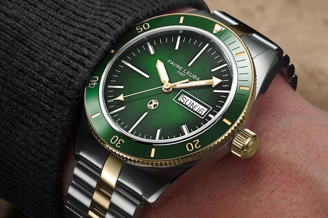 Favre Leuba Deep Raider Day Date Green: wrist, title