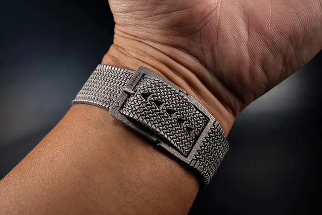 Ming-Polymesh-Wrist.jpg