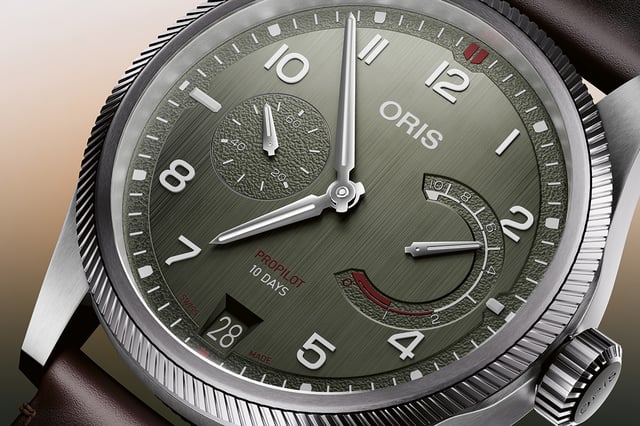 Oris ProPilot Calibre 111: dial