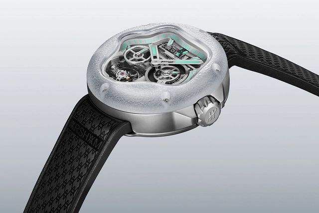 Hublot-MP-17-MECA-10-Arsham-Splash-Titanium-Sapphire-Side.jpg