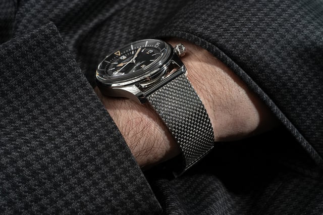 Longines Legend Diver 59 L3.795.4.59.9, wrist