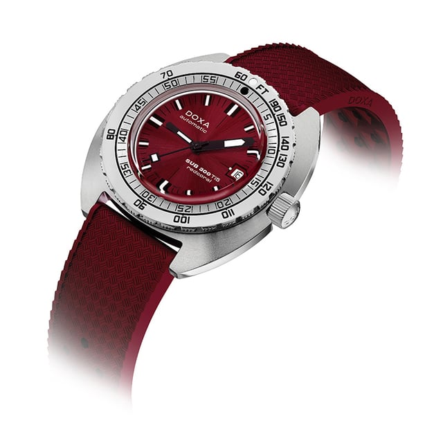 Doxa SUB 300 Ti5 Red Coral: side