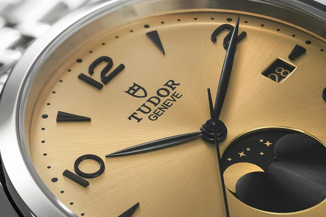 TUDOR_1926_LUNA_detail_3.jpg