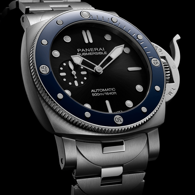 Panerai Submersible PAM01756: dial