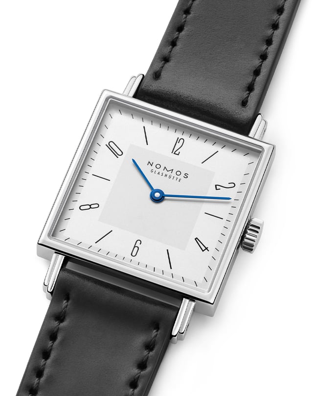 Nomos Tetra 27 duo: Front