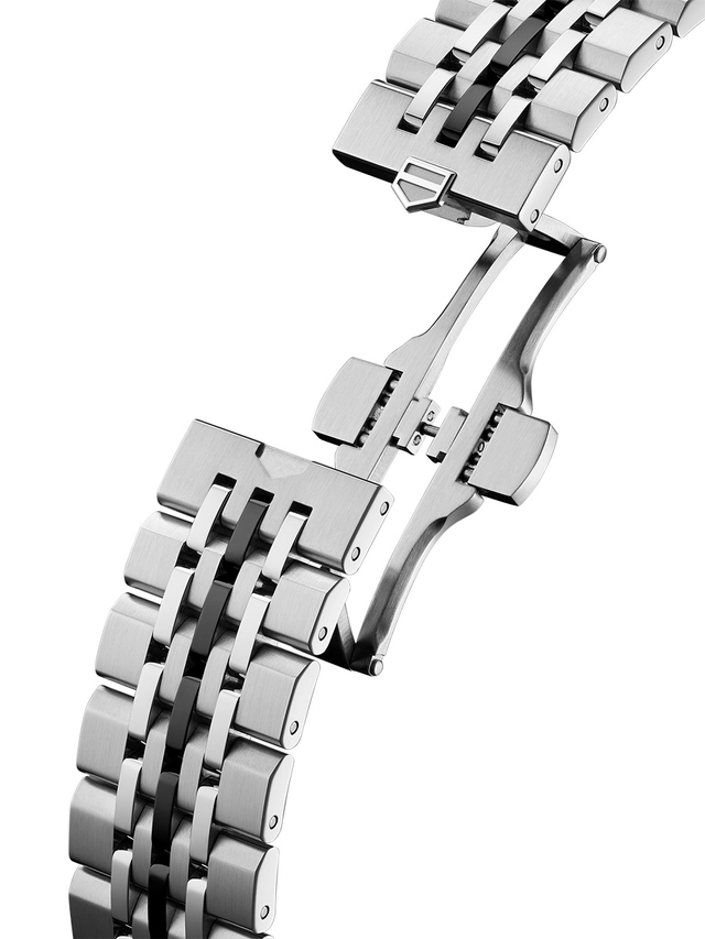 TAG_Heuer-Carrera-Chronograph-x-fragment-Limited-Edition-buckle.jpg