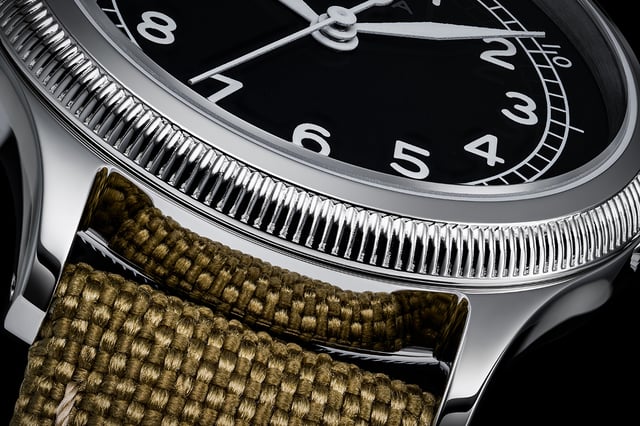 Bulova A-11 Jimmy: case and strap