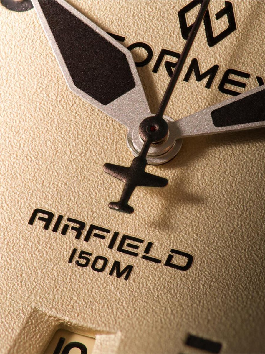 Formex AirField 40mm Automatic Desert Sand: dial