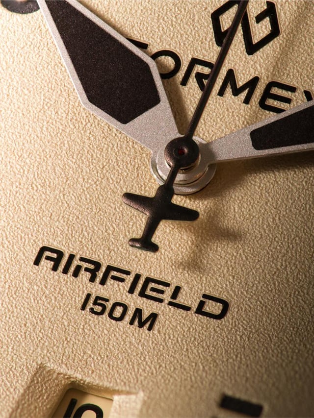 Formex AirField 40mm Automatic Desert Sand: dial