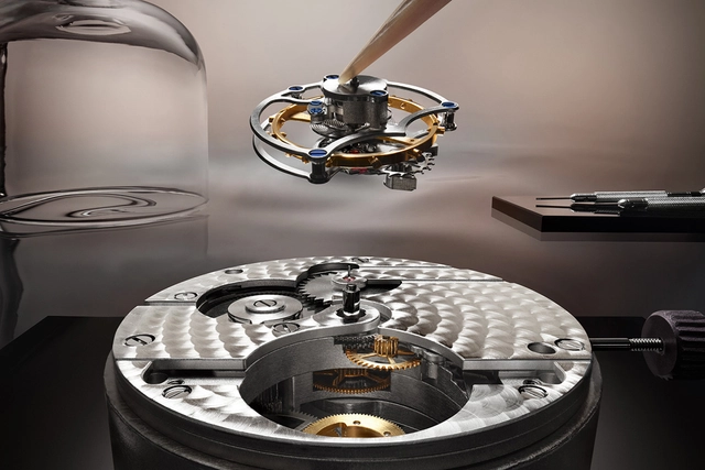 Jaeger-LeCoultre_Master_Ultra-Thin_Tourbillon_Enamel_tourbillon_detail.jpg