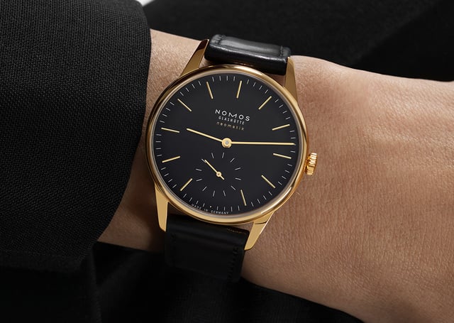 Nomos Glashütte Orion Gold neomatik new black: wrist