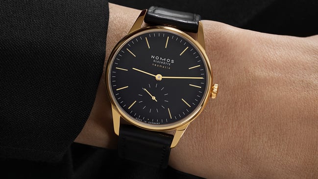 Nomos Glashütte Orion Gold neomatik new black: wrist