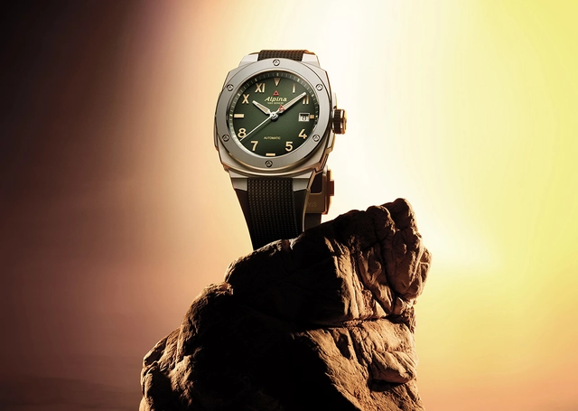 Alpina-Alpiner-Extreme-Automatic-California-Dial-Ambiance.jpg