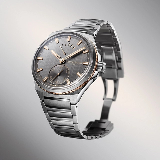 Arnold-Son-Longitude-Titanium-5W-Edition-Side 