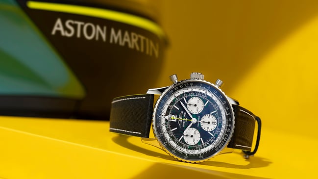  Breitling: Navitimer B01 Chronograph 43 Aston Martin Aramco Formula One Team, Team