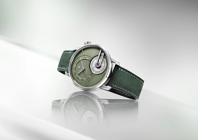 Armin_Strom_Tribute1_Green_AMB.jpg