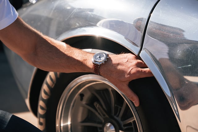 Bulova Shelby Racer Chronograph: wrist, title